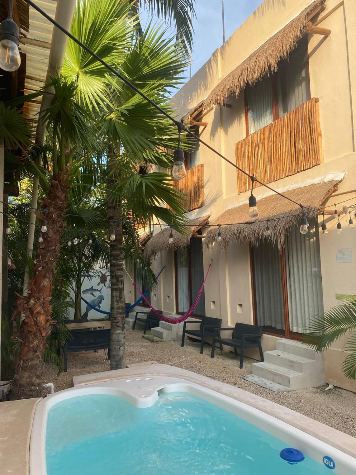 Hotel Pelecanus Suites Holbox Exteriör bild