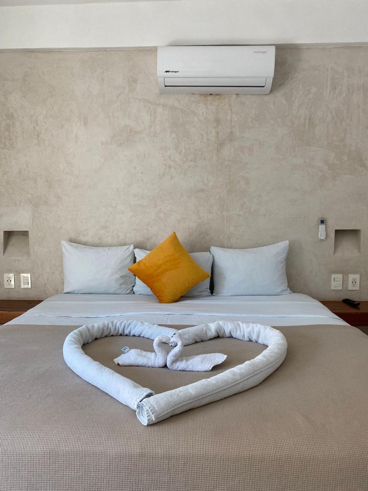 Hotel Pelecanus Suites Holbox Exteriör bild