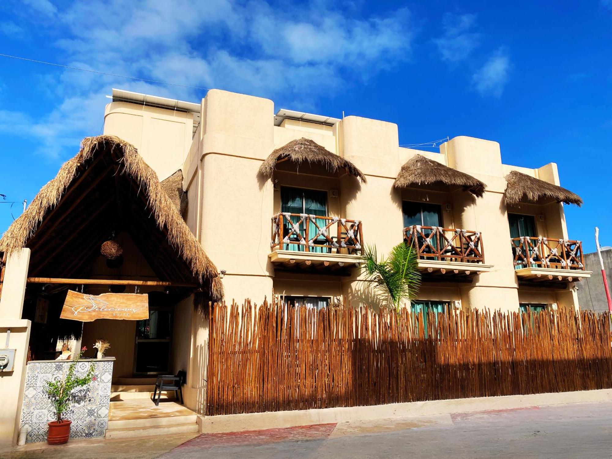 Hotel Pelecanus Suites Holbox Exteriör bild