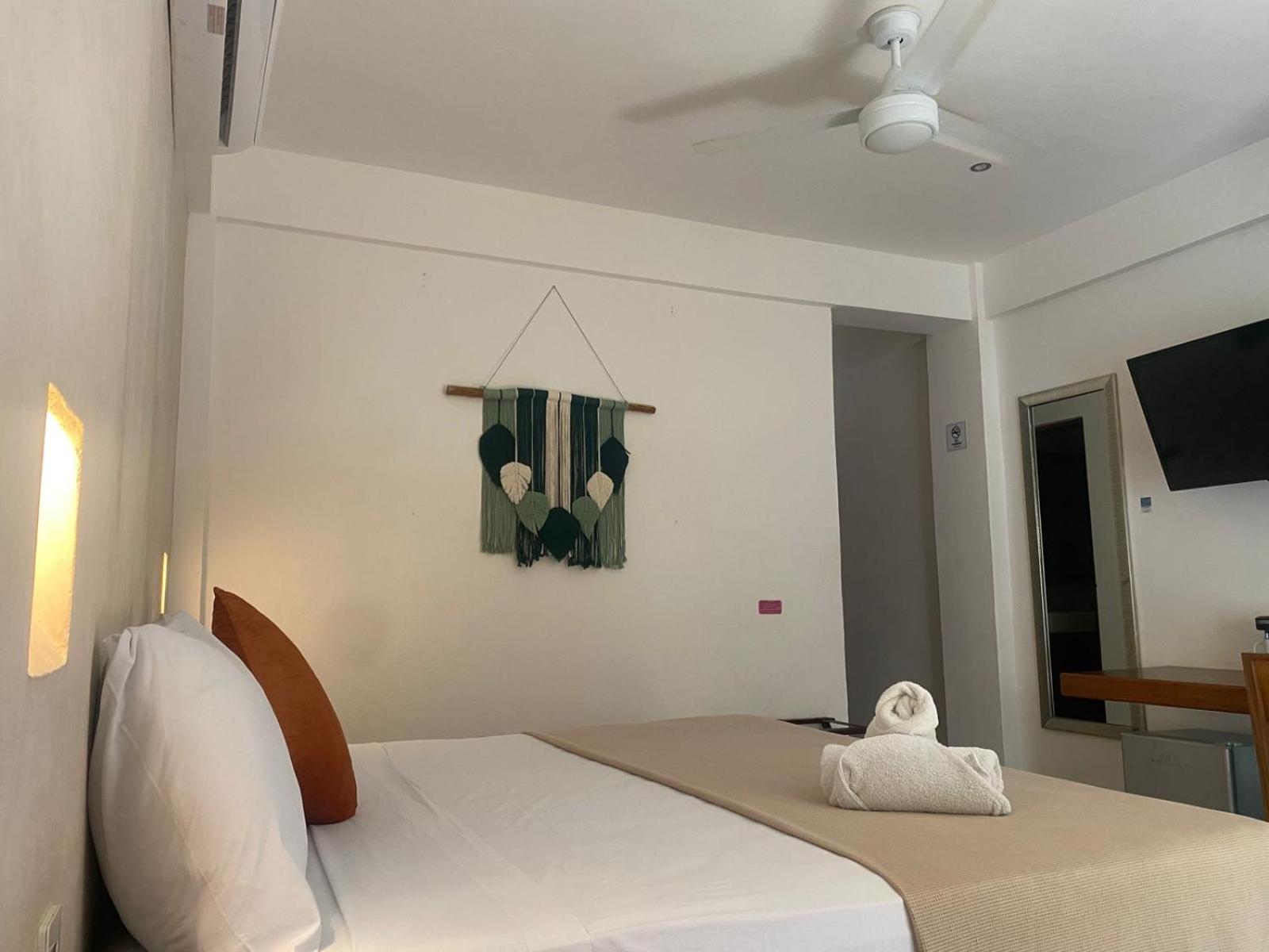 Hotel Pelecanus Suites Holbox Exteriör bild